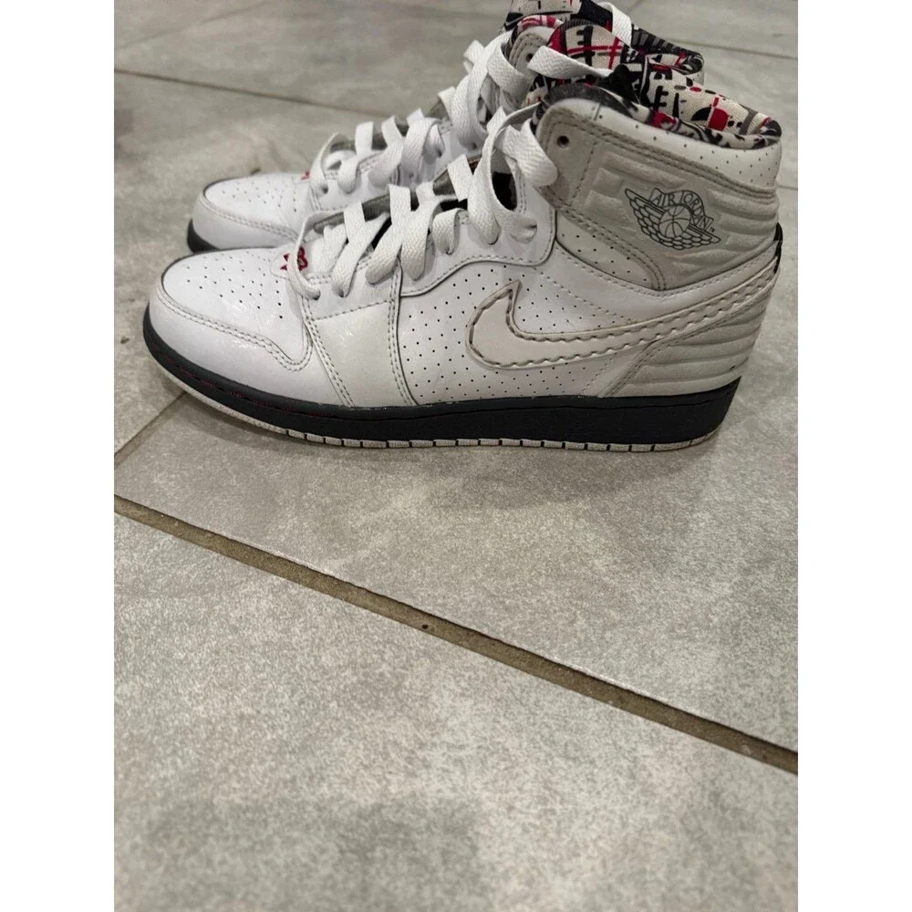 Nike Air Jordan Mid Gradeschool Size 5.5 white, red and blue